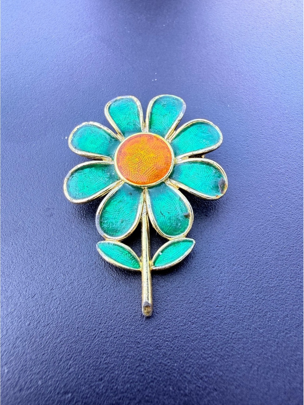 Vintage Green Mid Century Enamel Flower Brooch Pin - Picture 4 of 4